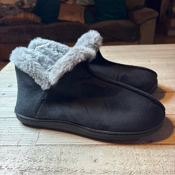 Old Navy Womens Black Faux Fur Lined Cozy Bootie Slippers Size 8 - Picture 14 of 15